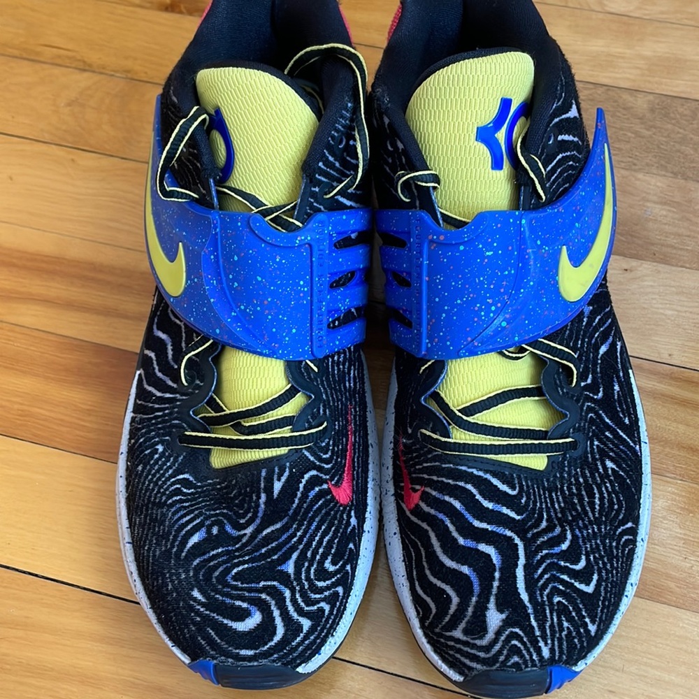 Nike KD14 basketball shoes